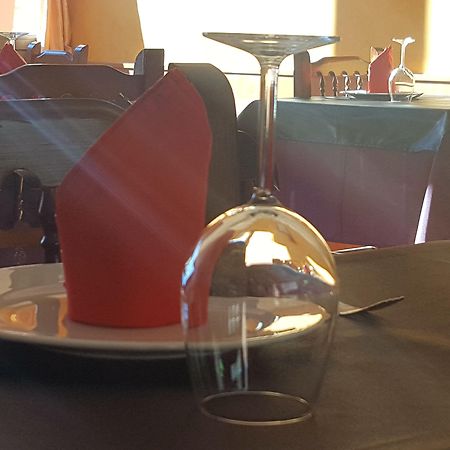 לה קורטינאדה Hotel Sucara מראה חיצוני תמונה